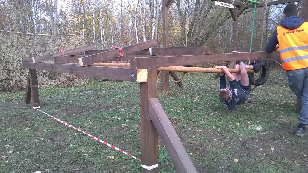 Druhá sekcia prekážky Tanec u tyče.